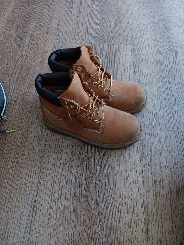 Timberland Boots Youth  Size 2M