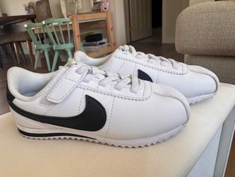 Toddler Nike Cortez EasyOn Size 9