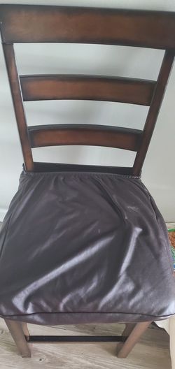 Chair with leather cover 