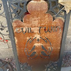 Heavy duty metal gate