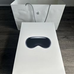 Apple Vision Pro 1TB - M Solo Knit Band, Dual Loop Band - 30W NEW SEALED MINT
