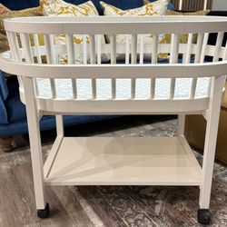 Pottery Barn Bassinet 