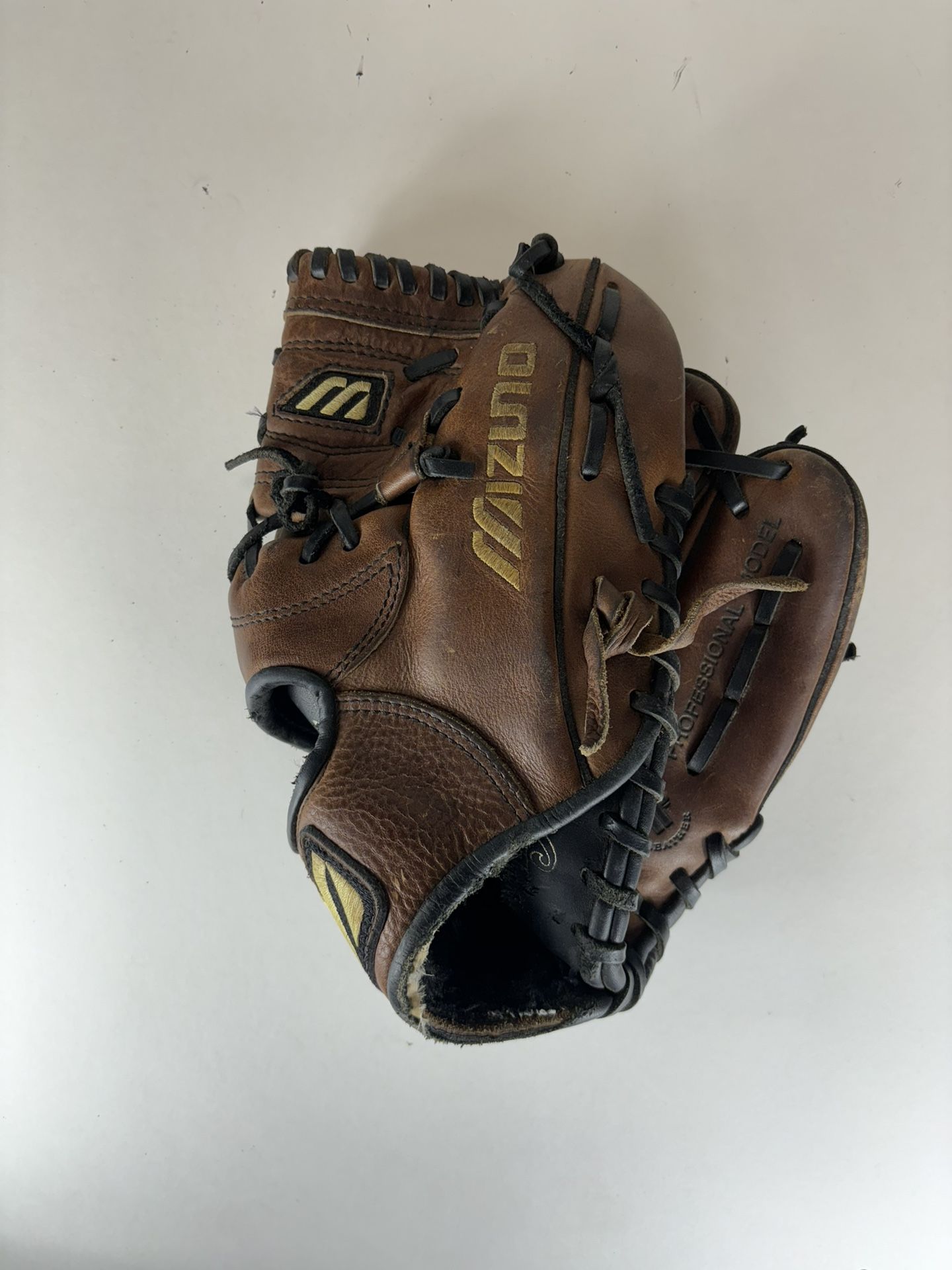 Mizuno MVT 1100 11” Baseball Glove 