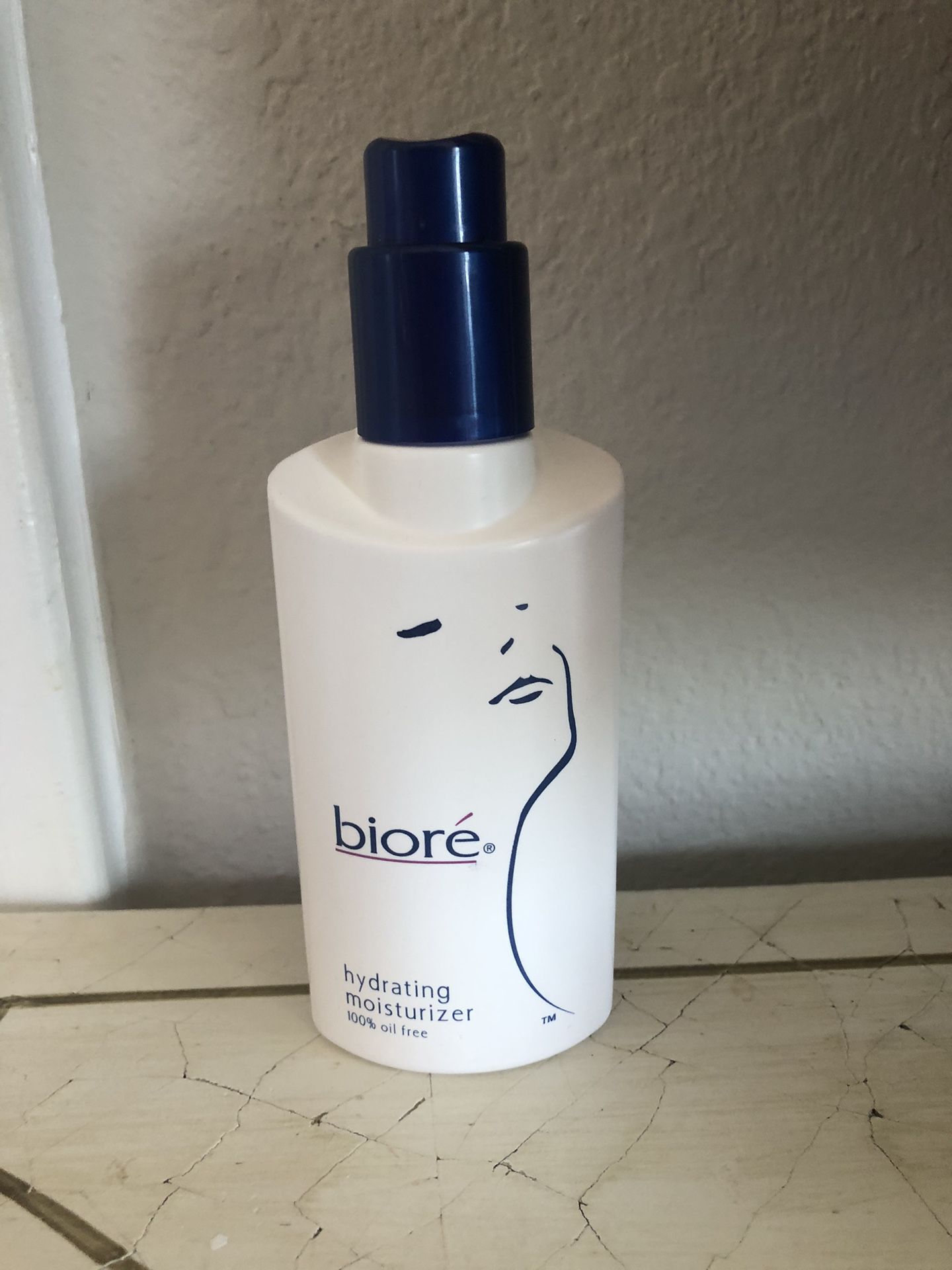 Biore’ Hydrating Moisturizer 100% Oil Free 4 fl oz - New Without Box