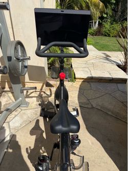 🚴‍♂️ Peloton Stationary Bike + Cycling Shoes