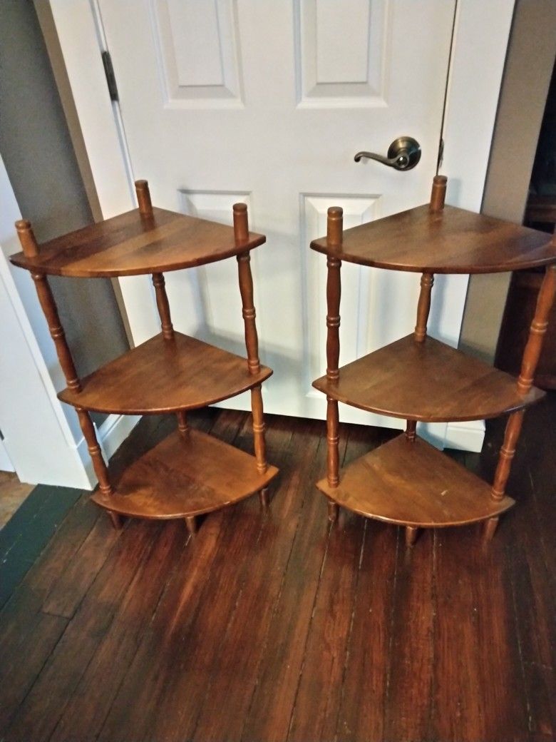 2 Solid wood corner shelf Tables