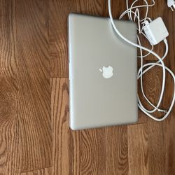 Older 1st Gen Apple MacBook Pro Needs Repair
