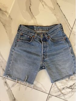 Vintage high waisted Levi’s shorts 501 26w