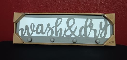 Wash and Dry Wall Plaque With Peg Hooks