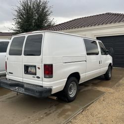 2010 Ford Econoline 2500