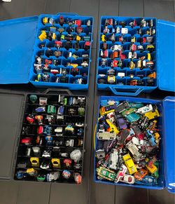 Lot of 200 Hot Wheels Toy Die Cast Cars + Cases