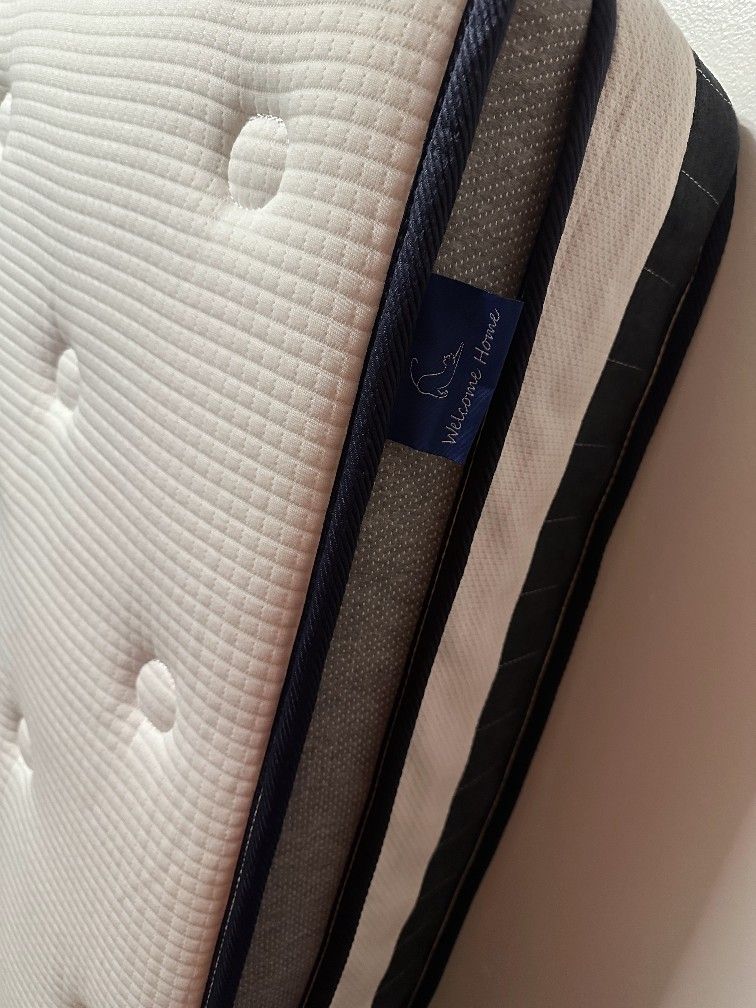Vesgantii twin XL Hybrid Mattress (Used)