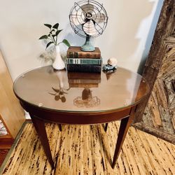 Mid Century Minimalist Tapered Leg Oval Table