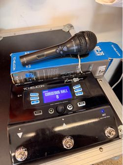 TC Helicon Play Acoustic Vocal/Guitar Processor Bundle w/ MP-76 Remote Mic