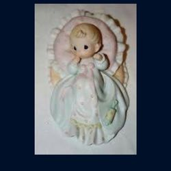 PRECIOUS MOMENTS FIGURING