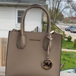 Womans Michael Kors Bags/purse