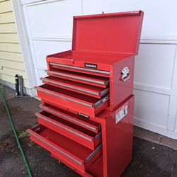 Husky rolling tool chest can deliver