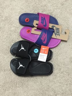 Jordan hydro & Nike benassi mismatch both size 6