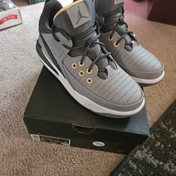 Jordan Max Aura 5 6y