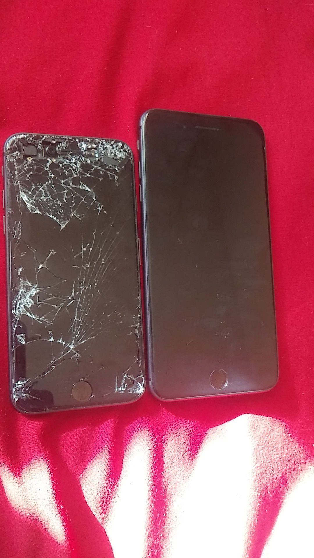 Iphone 7plus screen locked and iphone 8 for parts .