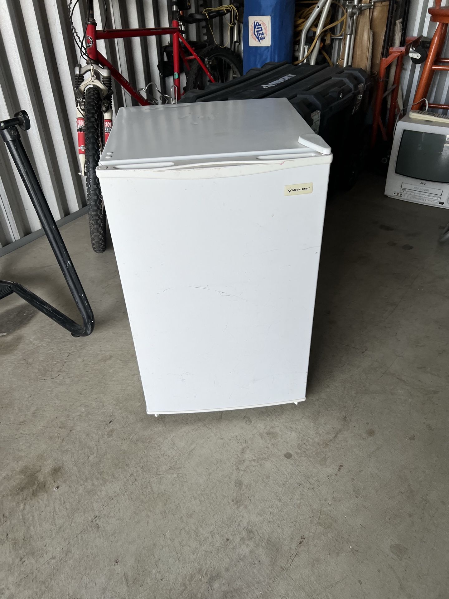 Small refrigerator great condition