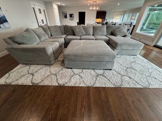 Elegant high-end couch, love seat & ottoman