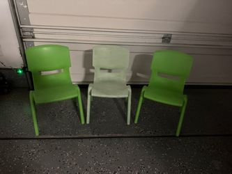 Set of 3 Green Plastic Kids Chairs