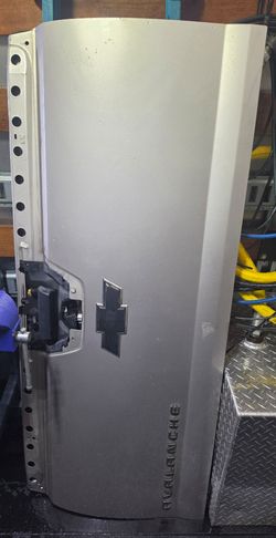 CHEVY AVALANCHE TAILGATE 07-13