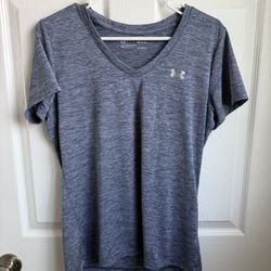 Under Armour Women's V-Neck Active Tee Size : M Style : Heatgear 