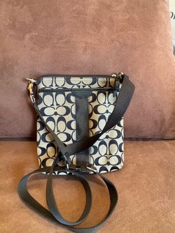 Coach Signature Crossbody Swingpack Bag