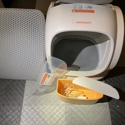 Meowant Self-Cleaning Litter Box – Like New