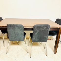 Solid Indonesian teak with Four chairs dinning table set