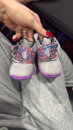 Toddler Kyrie 5 - Size 5C