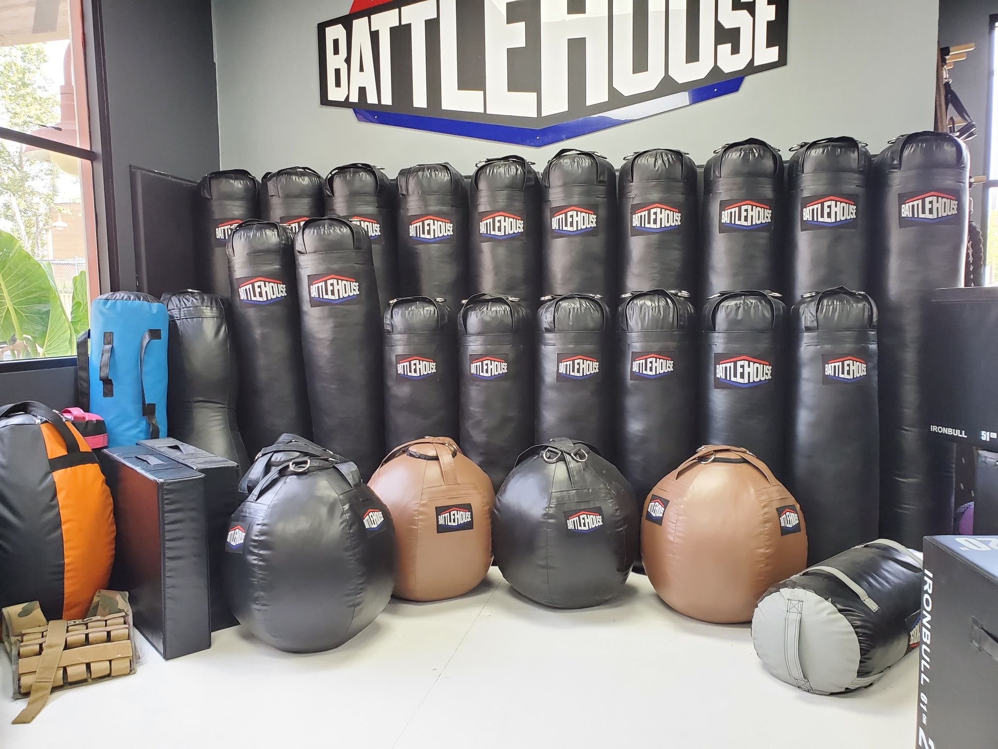 PUNCHING BAGS🔹BOXING GLOVES🔹WRIST WRAPS🔹MMA