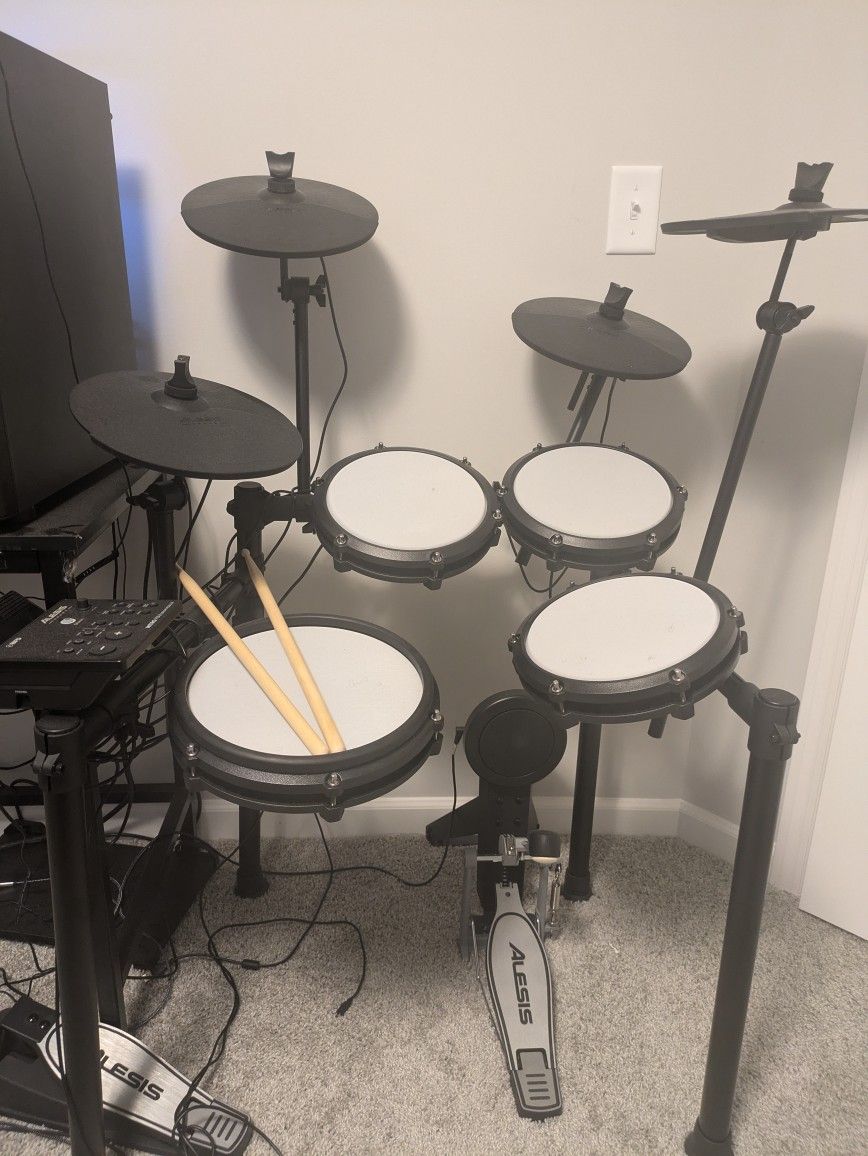 Alesis Nitro Max