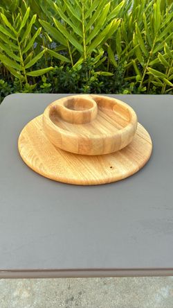 Beautiful Wood Lazy Susan Condiments Tray. 