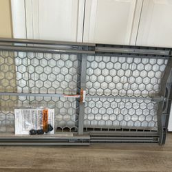 New Pet/ Baby Gate With Hardware (no Box)