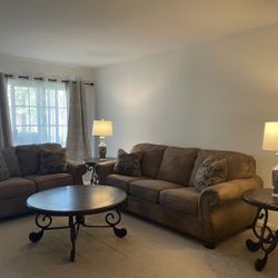 Living Room Set – 5 Piece – Excellent Condition – Must Go
