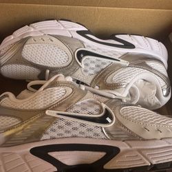 Nike Shoes Womans Size 10 Or Man 8.5 