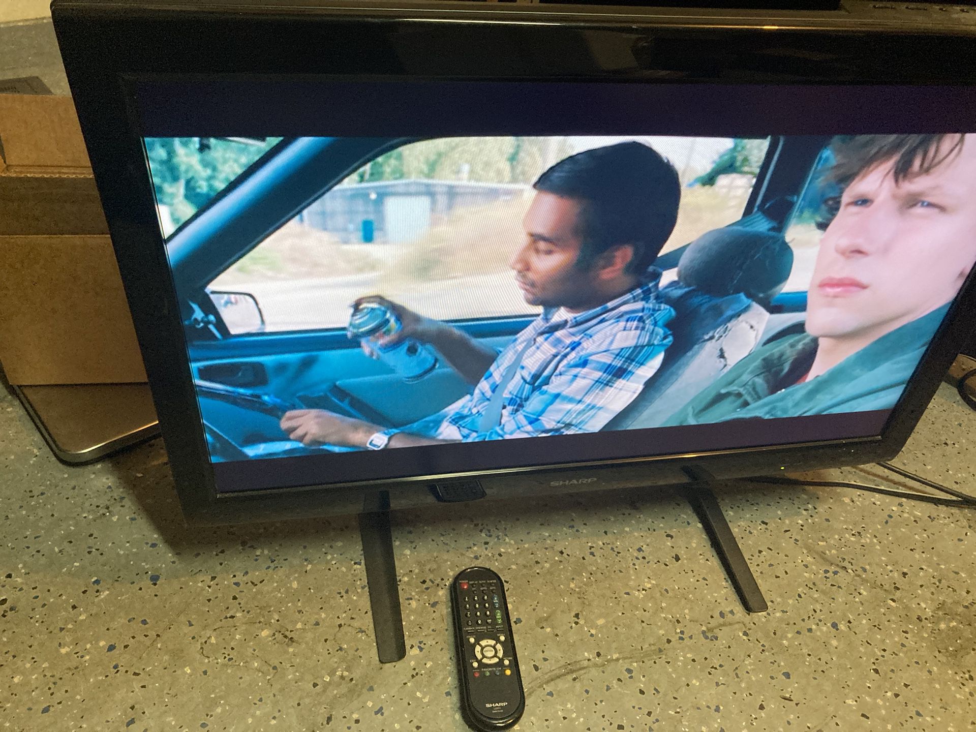 Sharp 32” Flat Screen TV Not Smart With Remote 