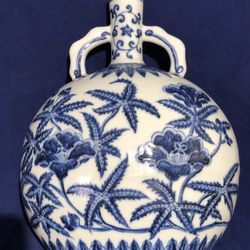 Chinese Antique Ming Dynasties Vase 