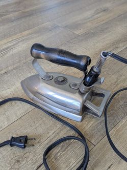 Vintage Retro Westinghouse Automatic Iron With Cord