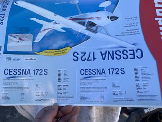 Cessna 172s model R/C plane