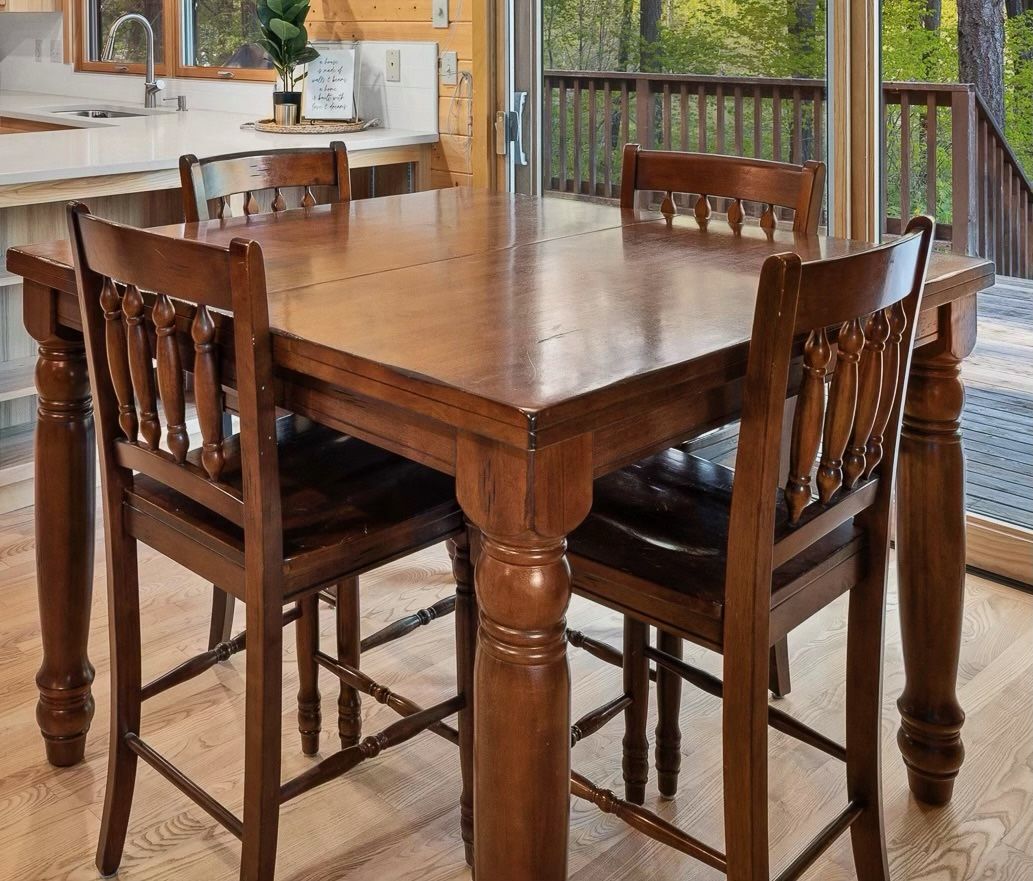 Dinning Table With Chairs