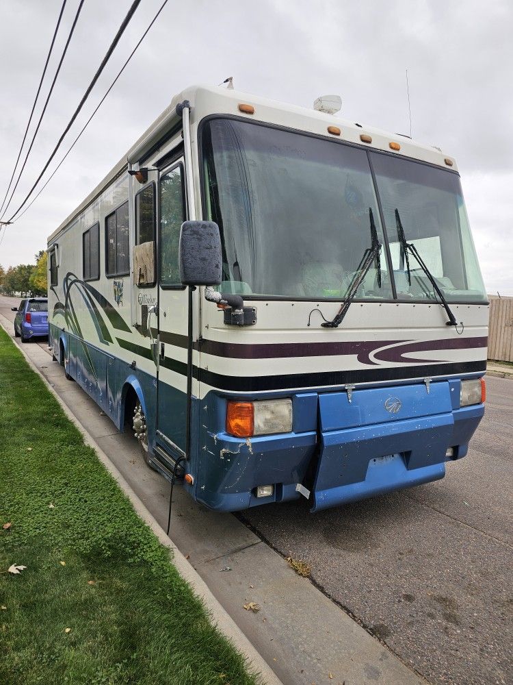 1998 Monaco Windsor