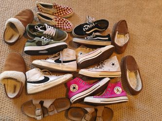 Lot of Women's/teens sneakers/shoes