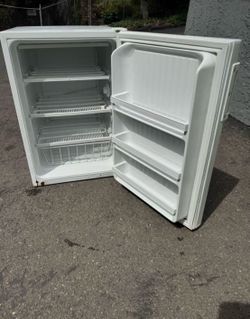 6 cubics household upright freezer stainless steel