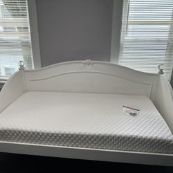 Twin Bed Frame & Mattress