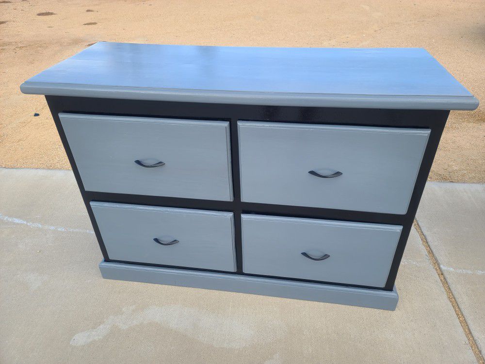 Black/Grey 4 Deep Drawer Dresser