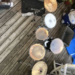 Tama Drum Set